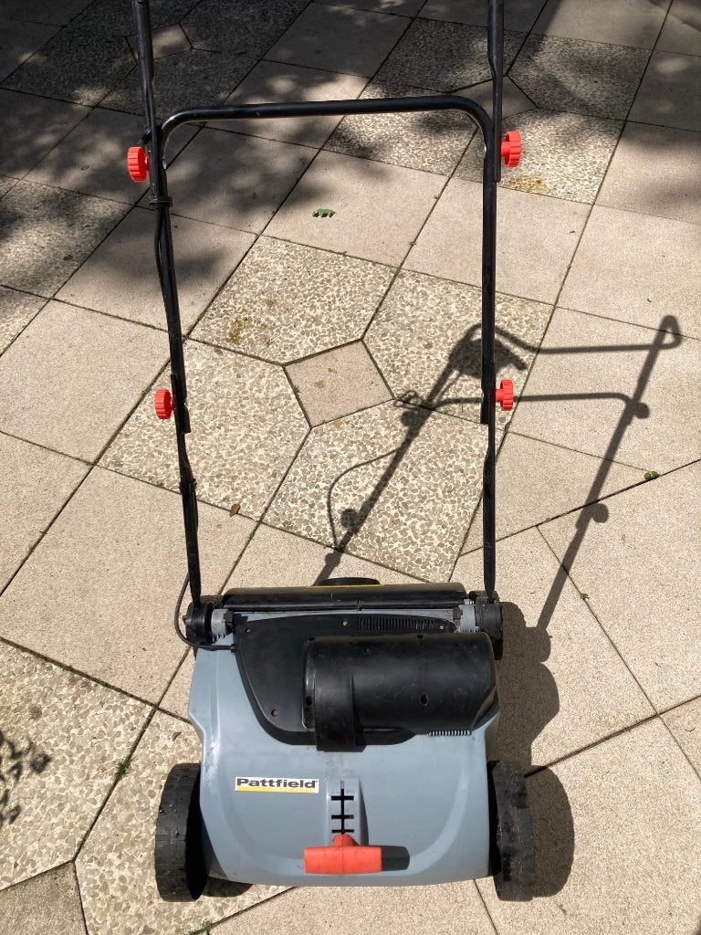 Electrische verticuteerder, Tuin en Terras, Verticuteermachines, Zo goed als nieuw, Elektrisch, Ophalen