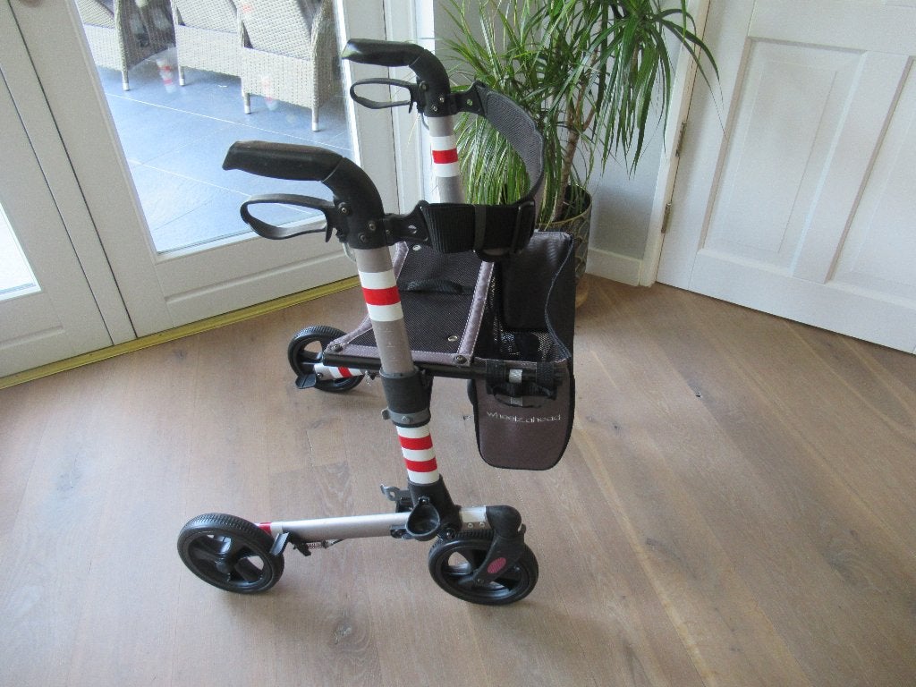 Mooie Lichtgewicht Wheelzahead rollator voor slechtzienden, Diversen, Rollators, Ophalen of Verzenden, Lichtgewicht, Zo goed als nieuw