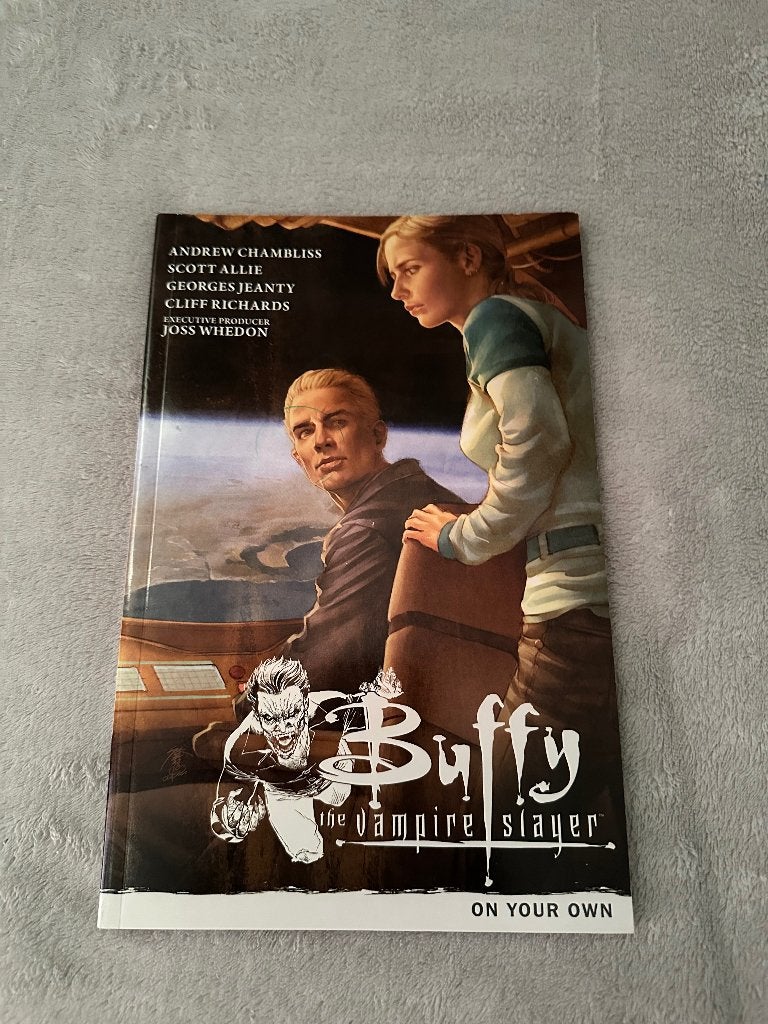 Buffy the Vampire Slayer Season 9 volume 2 On your own comic, Meerdere comics, Ophalen of Verzenden, Zo goed als nieuw, Amerika