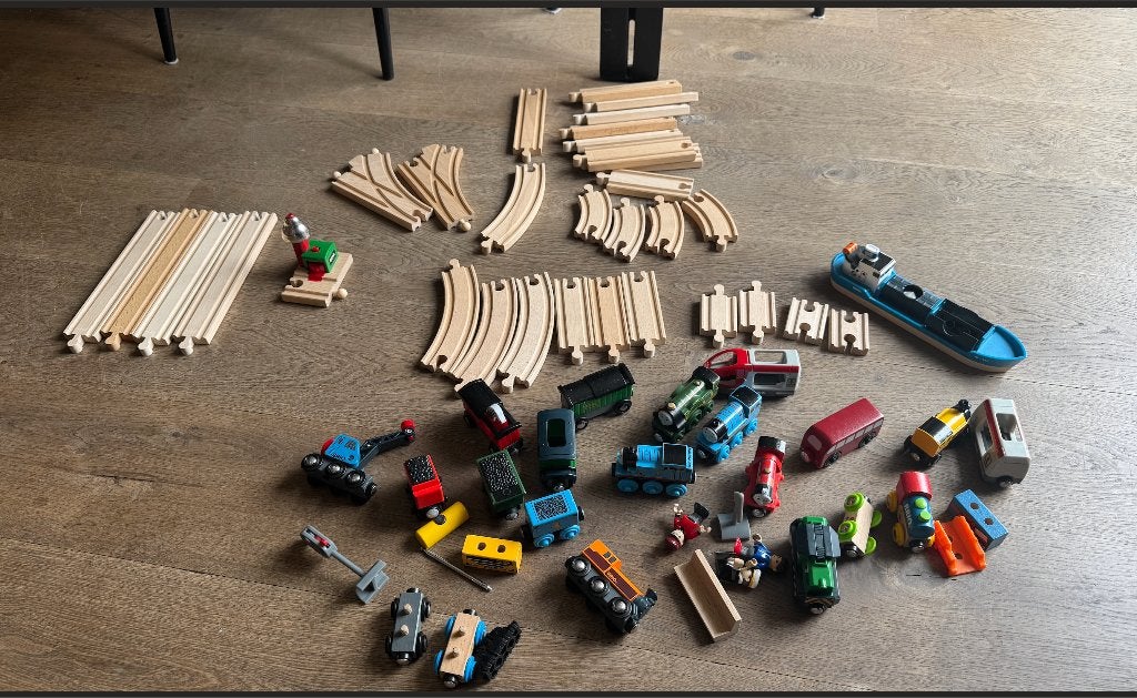 BRIO World Bundle: RC Train, Freight Ship, Bridge, Rails +, Kinderen en Baby's, Speelgoed | Houten speelgoed, Ophalen, Gebruikt