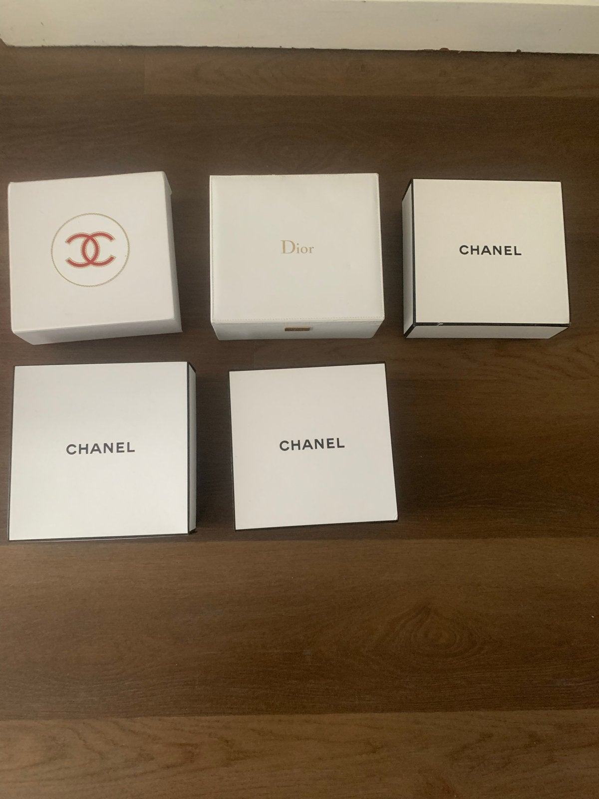 Diverse Chanel en Dior dozen voor decoratie, Ophalen of Verzenden, Gebruikt