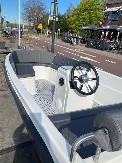 Naute 455 met Mercury 8 PK, Ophalen, Zo goed als nieuw, Buitenboordmotor, Polyester