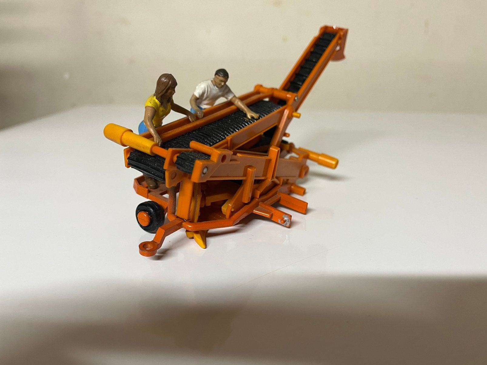 Britains 9535,  Ransomes SuperFaun Aardappelrooier, 1:32, Ophalen of Verzenden, Gebruikt, Tractor of Landbouw, Britains