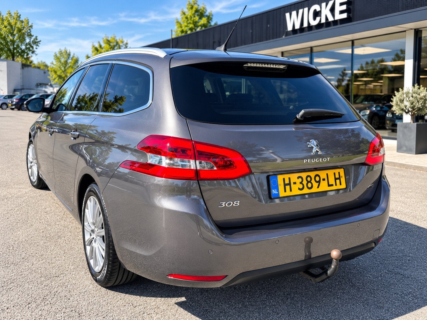 Peugeot 308 SW 1.2 PureTech Blue Lease Premium Panorama Trek, Voorwielaandrijving, Stof, Gebruikt, 1199 cc
