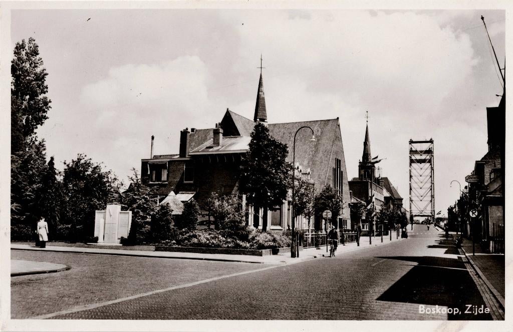 Boskoop – Zijde met Gereformeerde Kerk., Ophalen of Verzenden, 1940 tot 1960, Ongelopen, Zuid-Holland