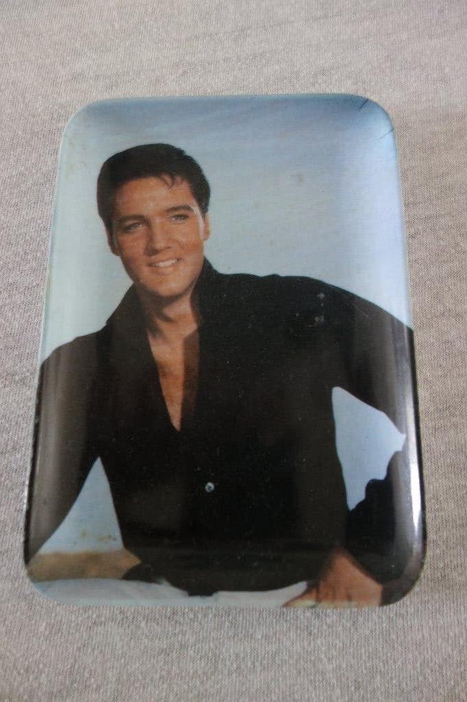 Schaaltje afb. Elvis Presley, Ophalen of Verzenden