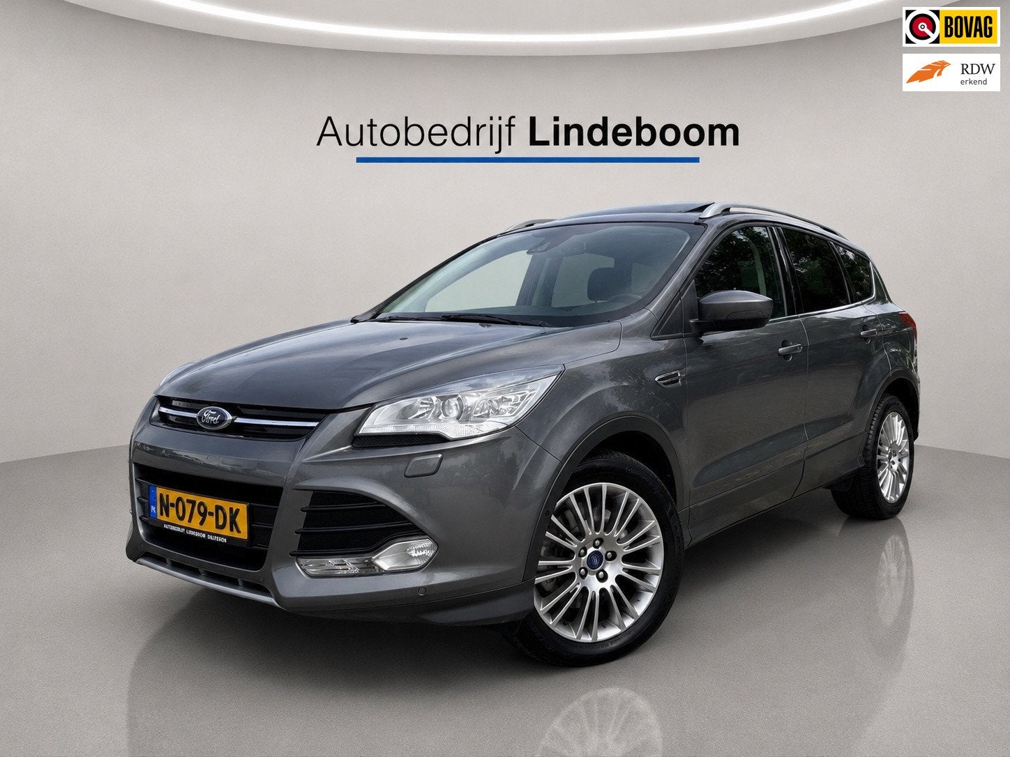 Ford Kuga 1.6 Titanium Plus 4WD Panoramadak,Camera,Trekhaak,, Auto's, Gebruikt, Zwart, 4 cilinders, Leder