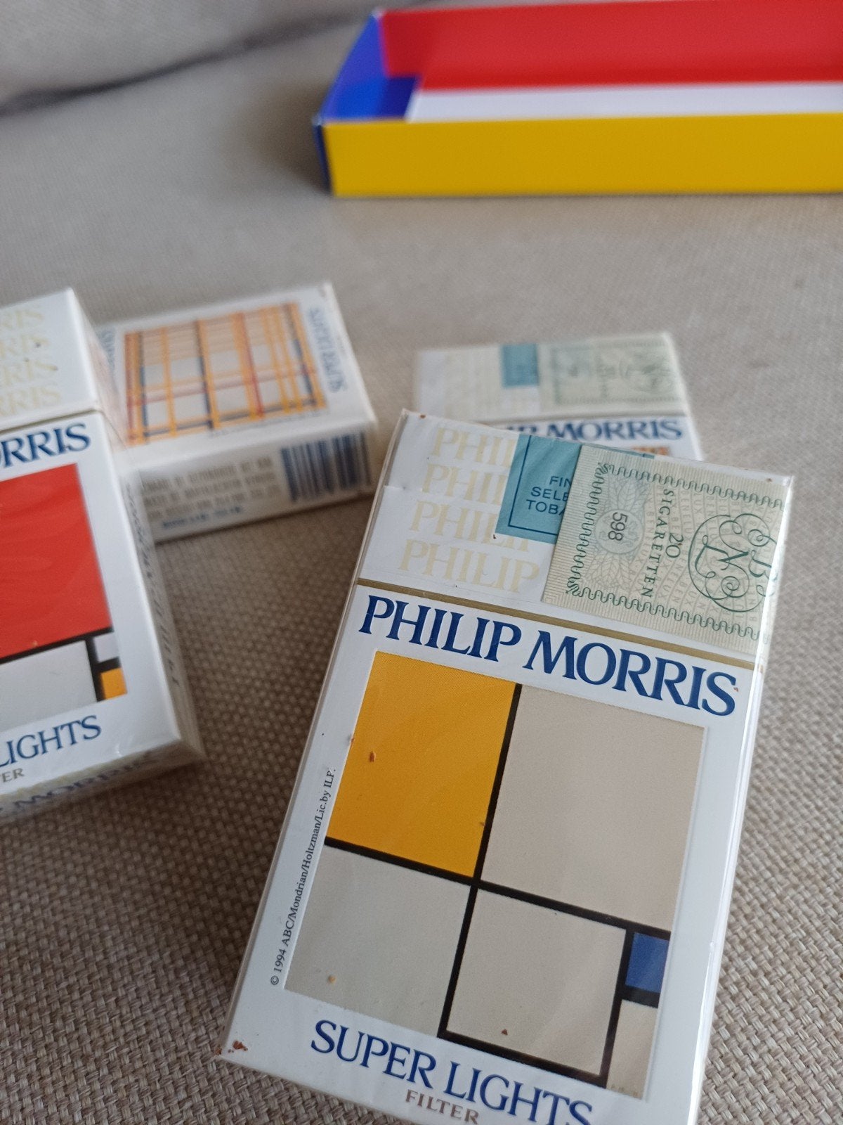 Philip Morris pakjes sigaretten "Mondriaan", Verzamelen, Ophalen of Verzenden, Nieuw, Tabaksdoos of Verpakking