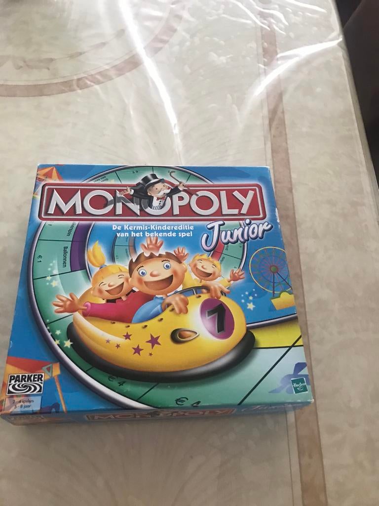 Monopoly Junior,, Hobby en Vrije tijd, Gezelschapsspellen | Bordspellen, Ophalen of Verzenden, Zo goed als nieuw