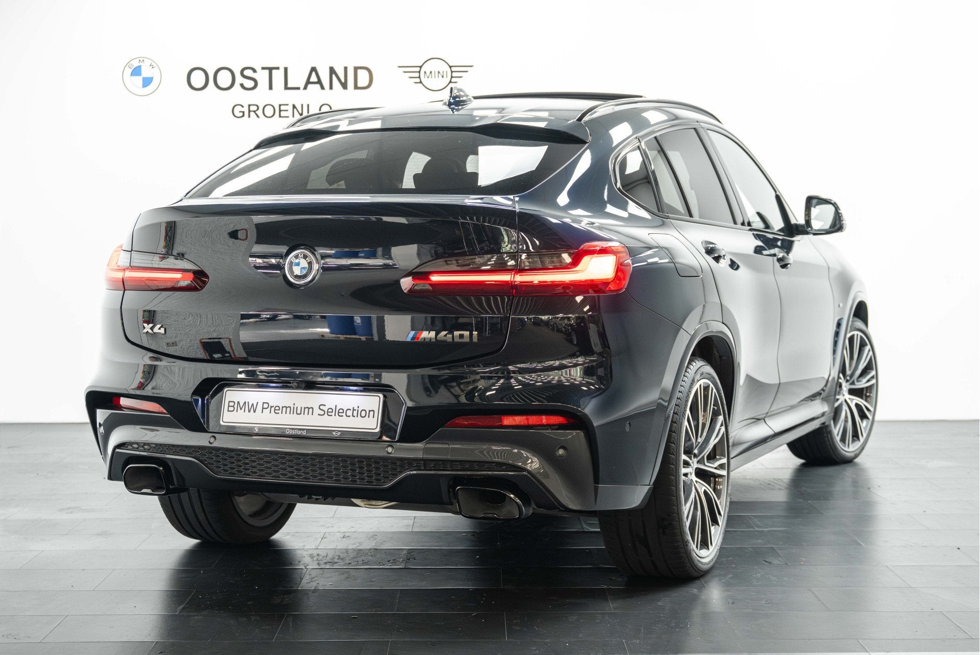 BMW X4 M40i Automaat / Trekhaak / Panoramadak /Keyless Entry, Auto's, BMW, Gebruikt, Euro 6, Met garantie (alle), Zwart