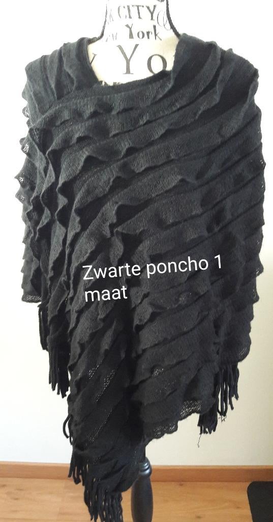 Zwarte poncho 1 maat, Ophalen of Verzenden, Zo goed als nieuw, Maat 38/40 (M), Zwart