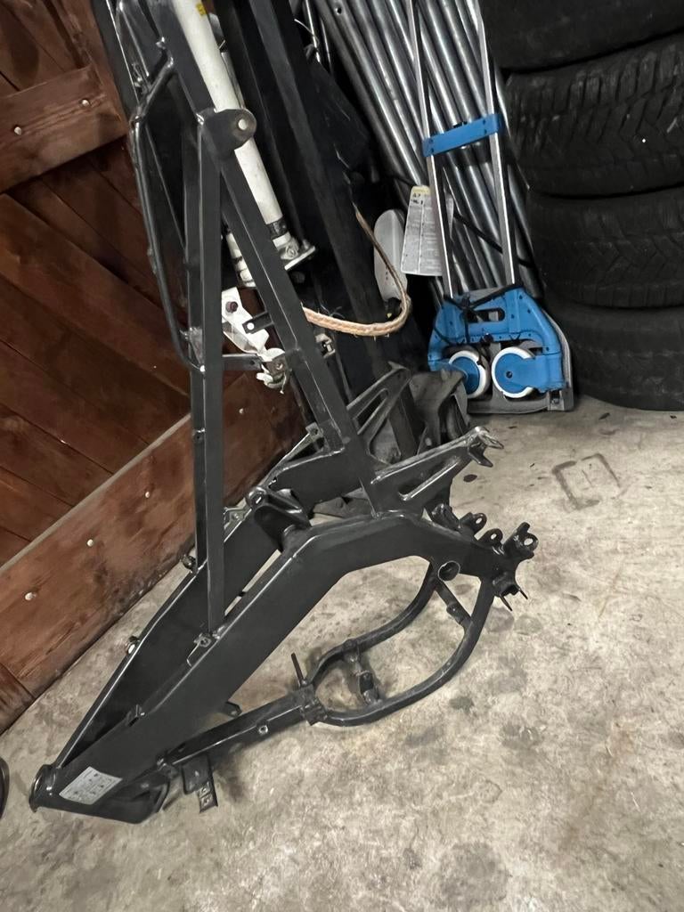 derbi frame uit 2016 met wok, Ophalen, Zo goed als nieuw