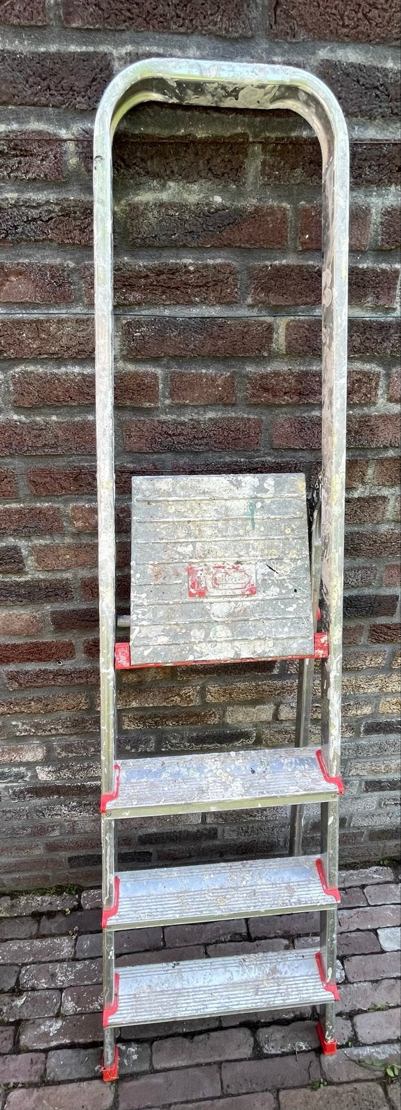 Stevige Altrex aluminium trap met 3 treden en platform, Gebruikt, Trap, Ophalen of Verzenden, Opvouwbaar of Inschuifbaar