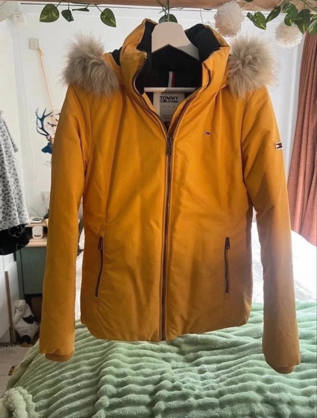 Tommy Hilfiger Tommy Jeans jas - Maat M (valt als S), Ophalen of Verzenden, Zo goed als nieuw, Maat 36 (S), Geel
