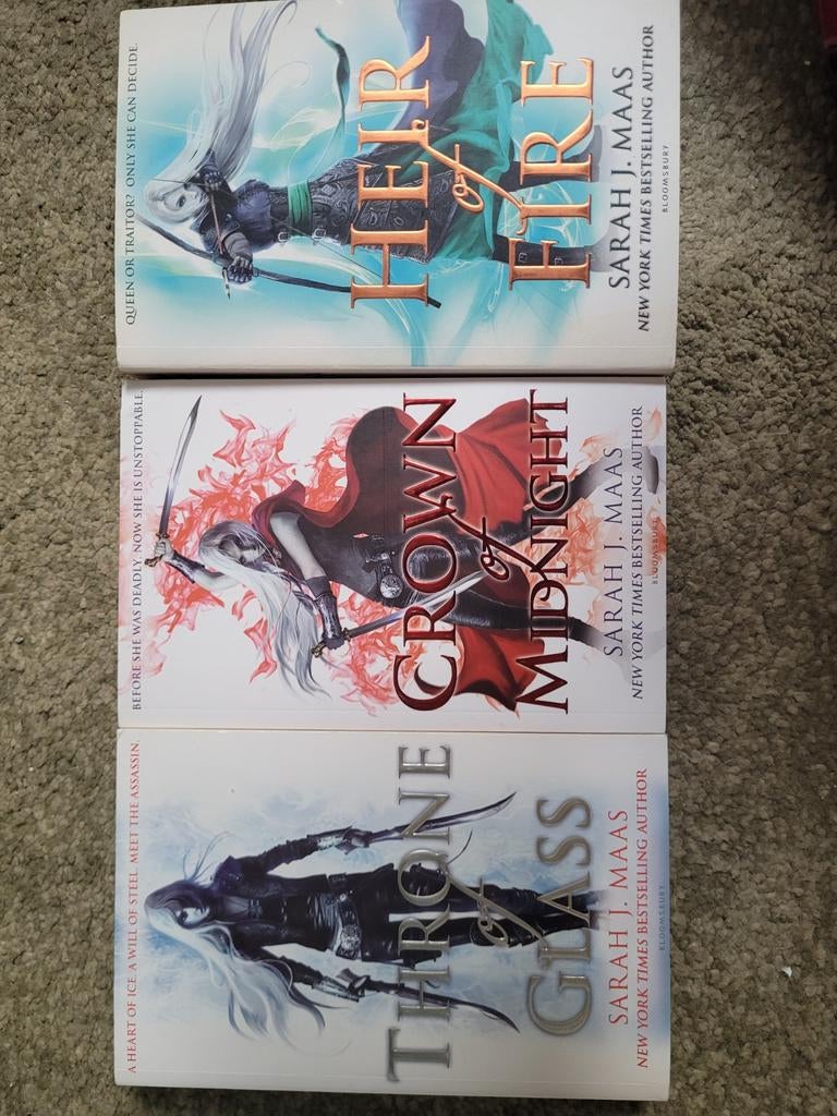 Throne of glass drie delen, Sarah J Maas engelstalig, Eén comic, Ophalen, Amerika
