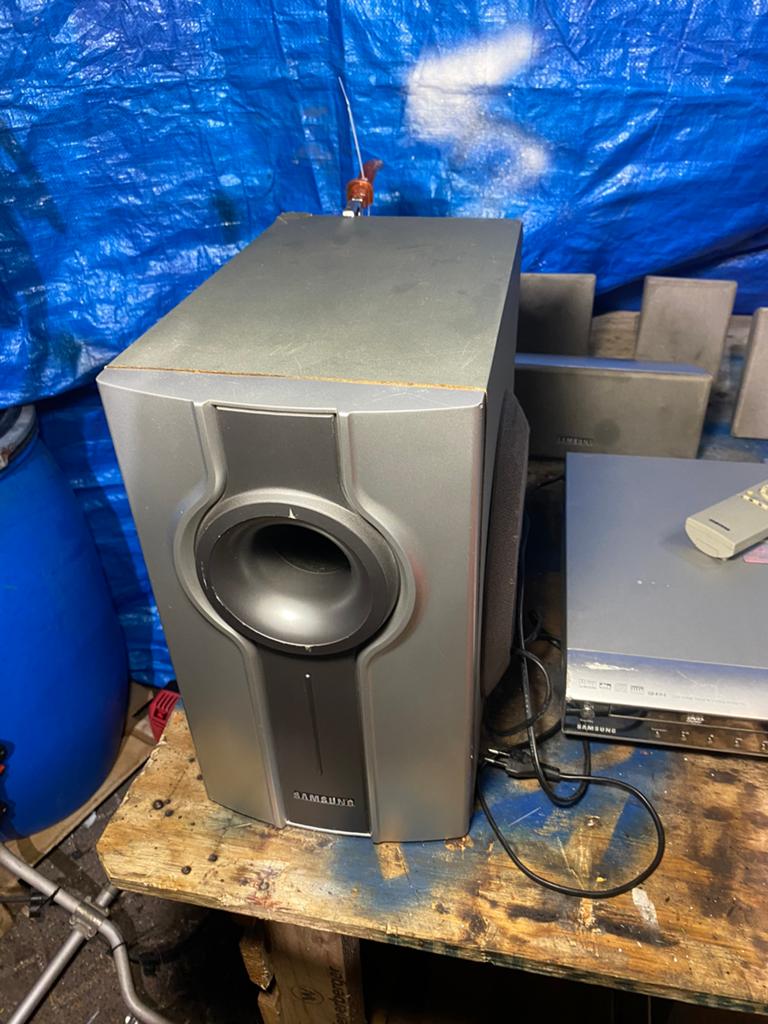 Subwoofer samsung, Alle leeftijden, Ophalen of Verzenden, Zo goed als nieuw, Detective en Krimi