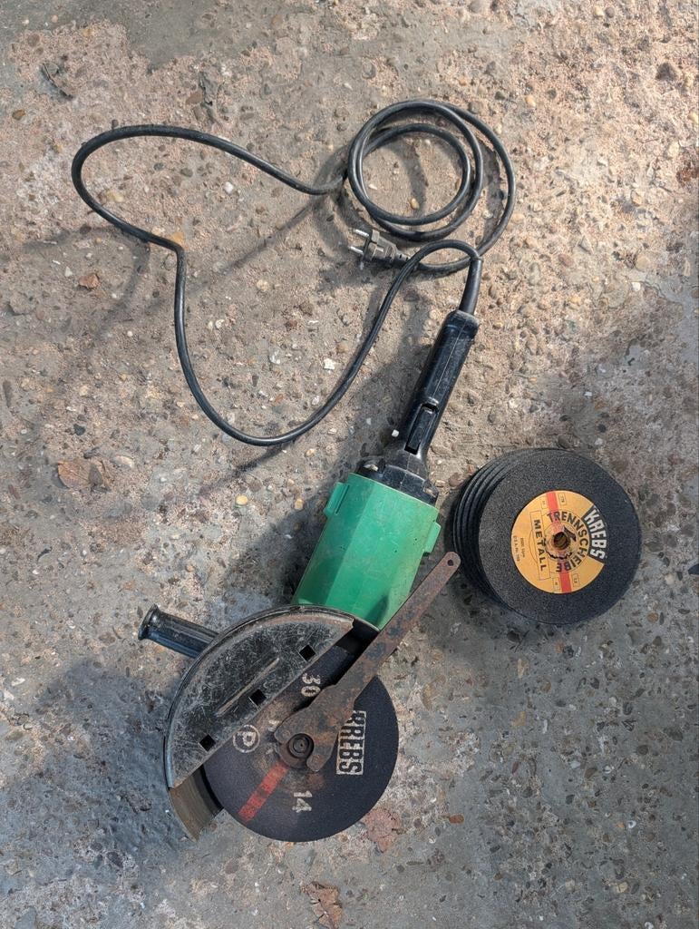 Veel divers gereedschap en machines, Ophalen