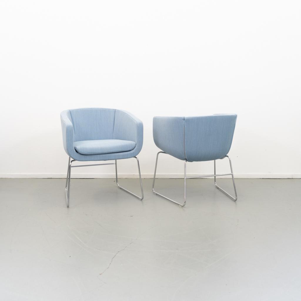 1 B&B Italia stoel Blauw stof Nieuw slede onderstel, Huis en Inrichting, Stoelen, Niet ingevuld, Drie, Blauw, Niet ingevuld