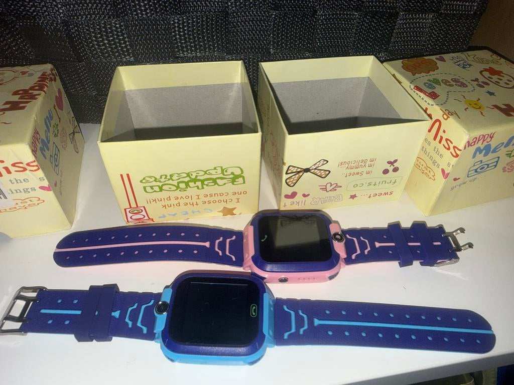 Kinder Smartwatch Zwart met Simkaartfunctie, Sieraden, Tassen en Uiterlijk, Horloges | Kinderen, Ophalen, Zo goed als nieuw, Zwart