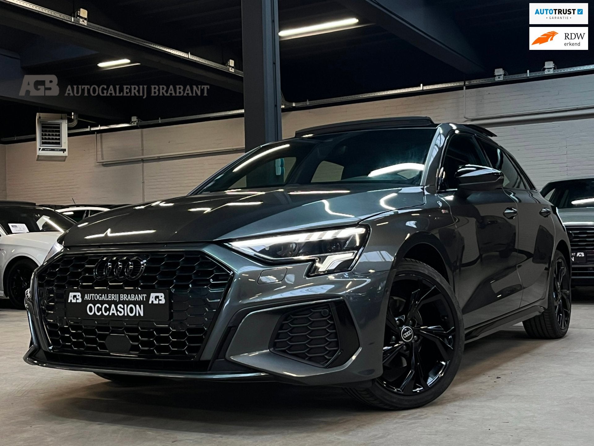 Audi A3 Sportback 35 TFSI Mild-Hybrid S Line Pano/Sfeerverl/, Auto's, Zwart, 4 cilinders, 150 pk, Leder en Stof