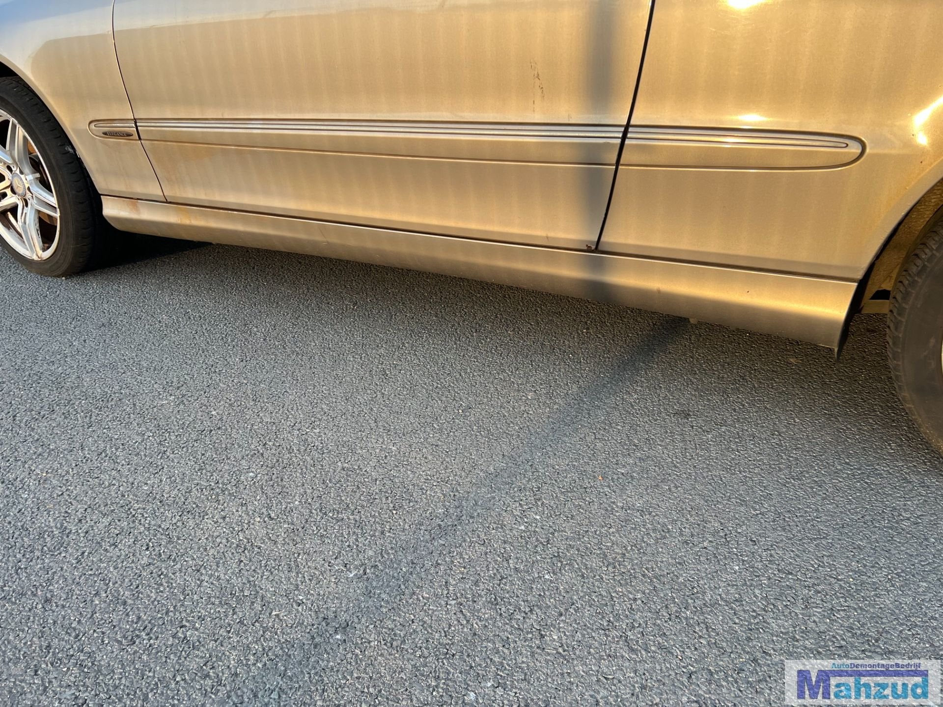 MERCEDES CLK W209 Bruin / brons C723 links zijskirt 2002-200, Gebruikt, Mercedes-Benz AG, Mercedes-Benz, Ophalen of Verzenden