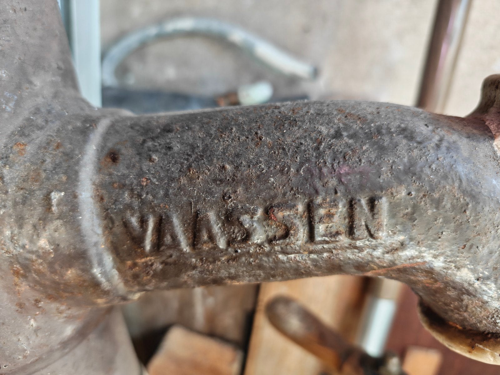Antieke waterpomp - Vaassen, Ophalen