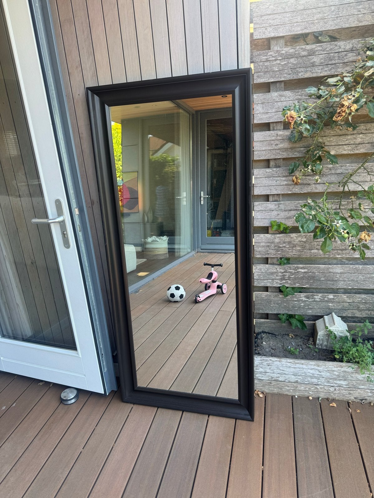 Grote donkerbruine spiegel met lijst, Huis en Inrichting, Woonaccessoires | Spiegels, Ophalen, Zo goed als nieuw, 75 tot 100 cm