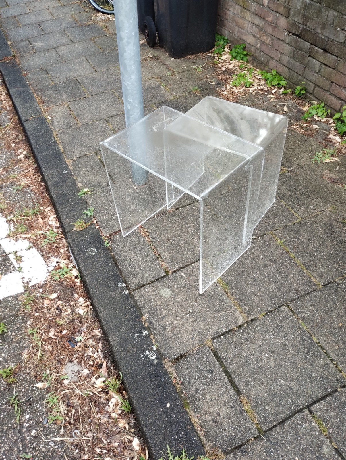 Leuke plastic bijzettafeltjes, Ophalen, Kunststof
