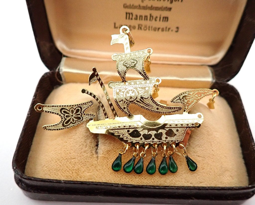 Broche in de vorm van een scheepje, Verzenden, Zo goed als nieuw, Goud, Overige materialen