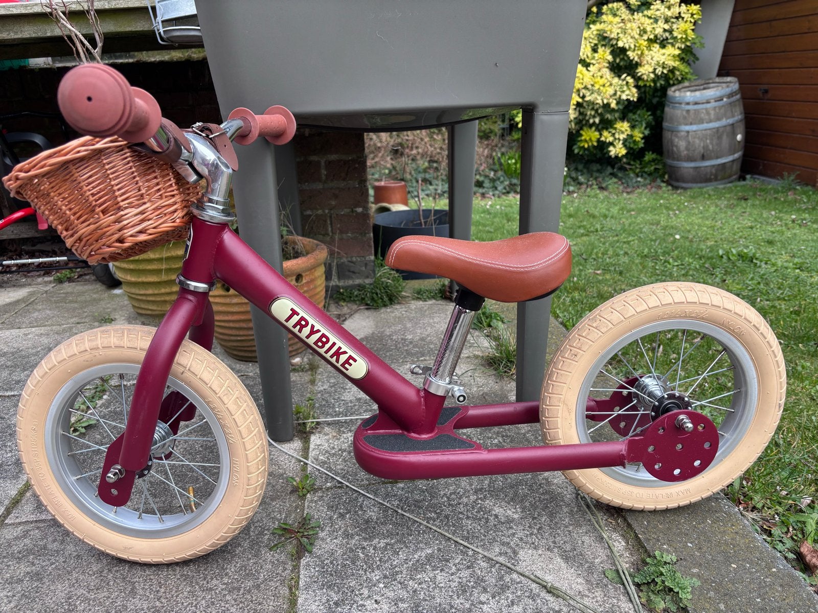 Trybike Loopfiets Bordeauxrood met Mandje - nieuw!, Ophalen, Nieuw, Loopfiets