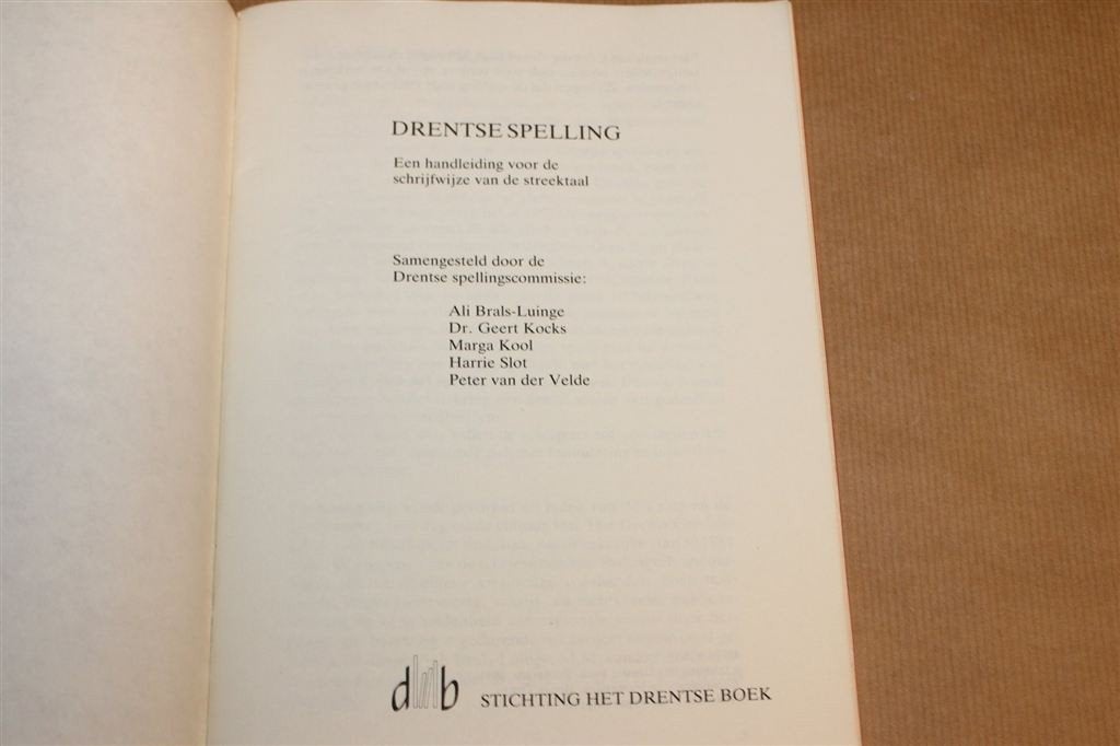 Drentse Spelling — Handleiding voor de Streektaal 1983, Boeken, Ophalen of Verzenden, Gelezen