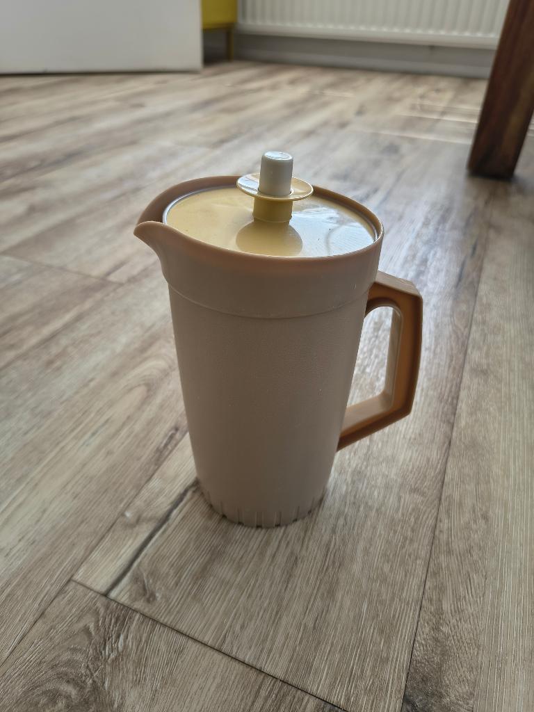 Prachtige Tupperware kan met vacuüm deksel, schenkkan water., Onb, Beker of Kan, Ophalen of Verzenden, Onb