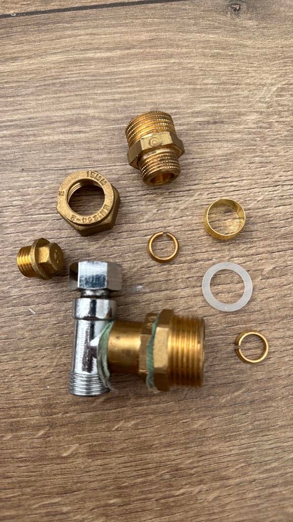 Haakse Radiatorkraan 1/2" met Knelset - Hoogwaardig Messing, Minder dan 30 cm, Overige typen, Nieuw, Minder dan 60 cm