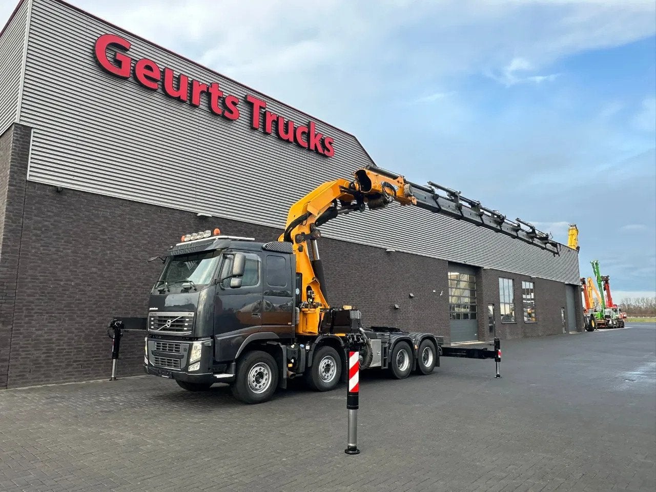 Volvo FH 480 8X4 TREKKER + EFFER 1355/8S KRAAN/KRAN/CRANE/GR, Auto's, Automaat, Euro 5, Achterwielaandrijving, Zwart
