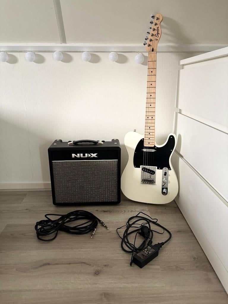Elektrische gitaar + versterker, Ophalen, Zo goed als nieuw, Solid body, Overige merken