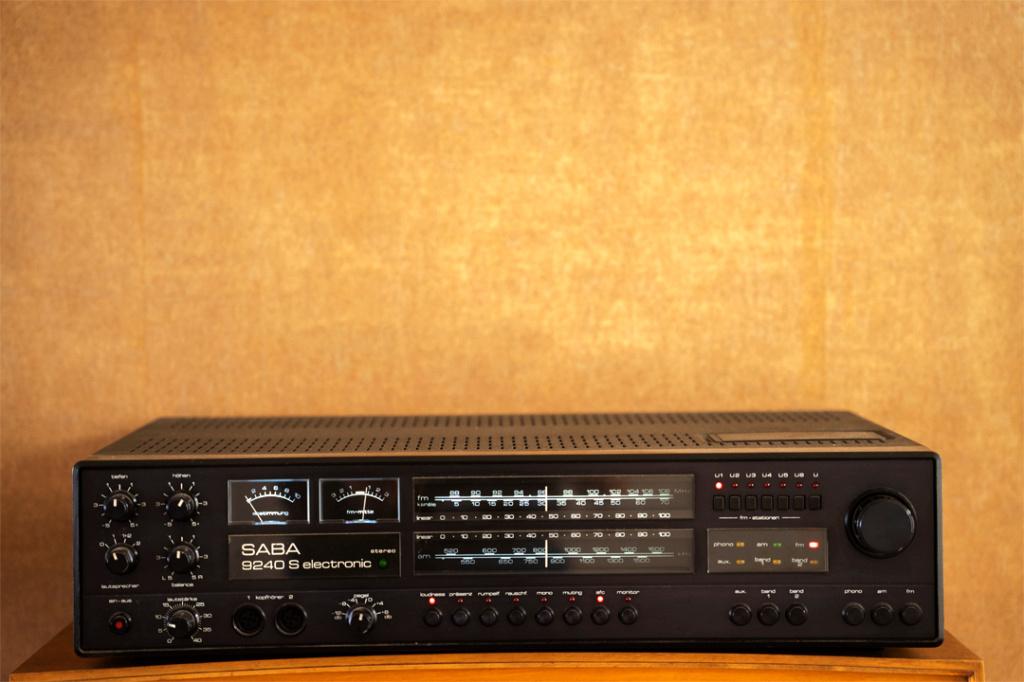 Saba 9240S electronic, Audio, Tv en Foto, Overige merken, Gebruikt, Ophalen of Verzenden, Minder dan 60 watt