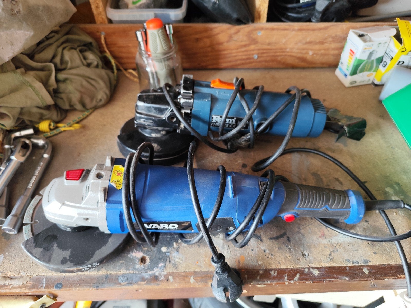 Varo Power Tools Haakse Slijpmachine, Doe-het-zelf en Verbouw, Ophalen, Gebruikt, Minder dan 700 watt, Haakse handslijpmachine