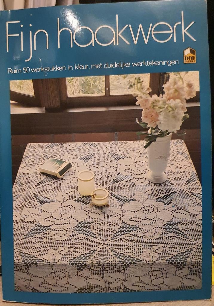 Fijn haakwerk patronen - kleedje - filet haken - mandala's, Ophalen of Verzenden, Zo goed als nieuw, Haken, Patroon of Boek