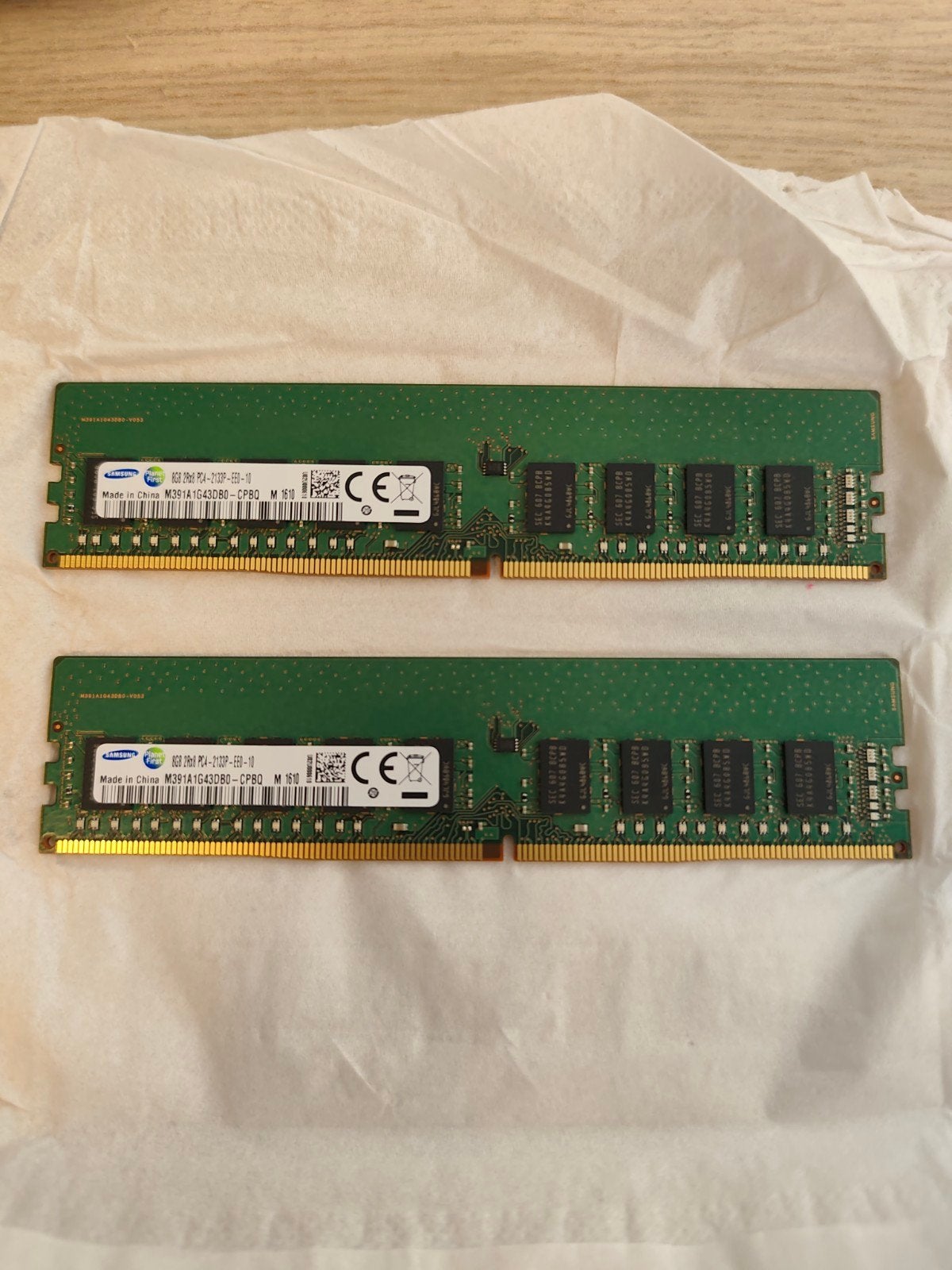 2x Samsung 8GB DDR4 RAM PC4-2133P-EED-10 (16GB totaal), Gebruikt, Server, DDR4, Ophalen of Verzenden
