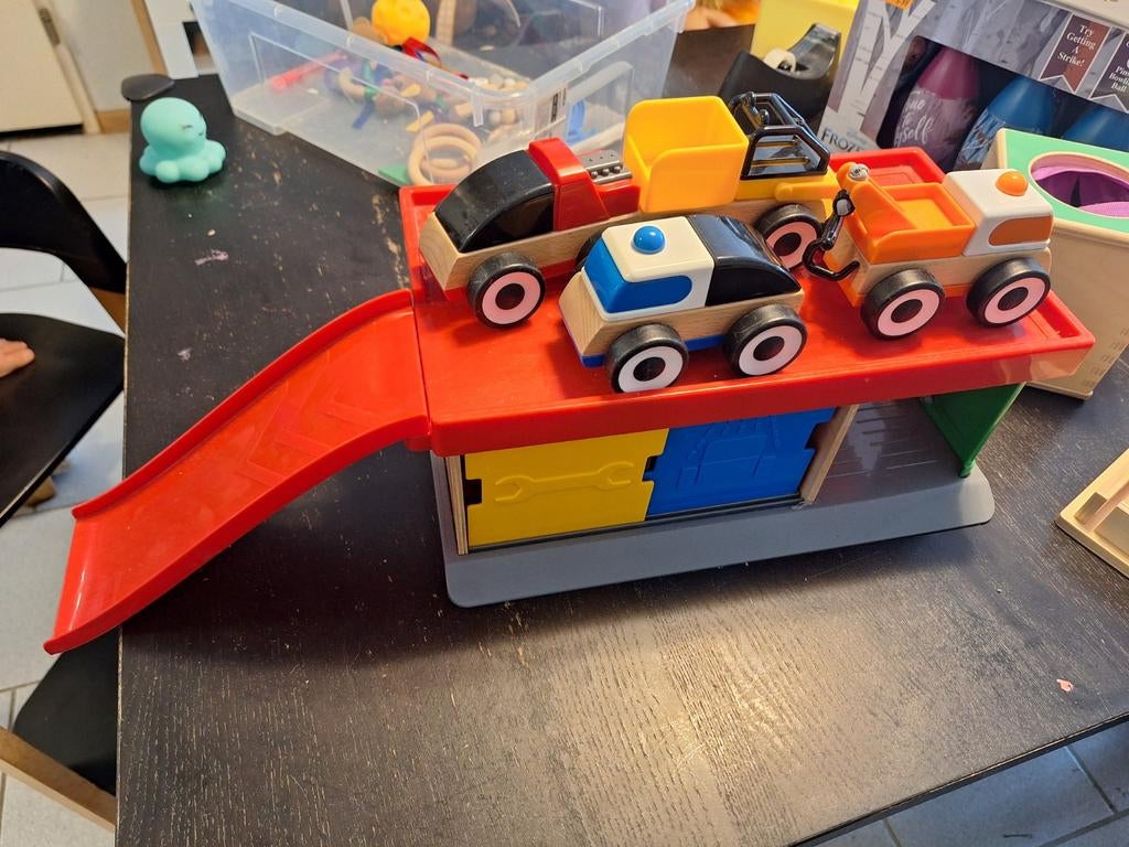 IKEA garage met 4 voertuigen, Ophalen of Verzenden, Gebruikt