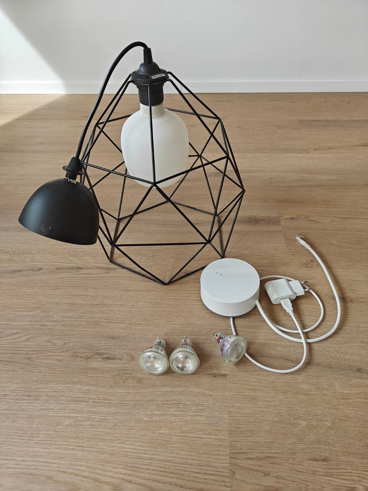 IKEA Smart Home Verlichting Set: Lampen, Gateway & Fitting, Metaal, Meerkleurig, Zo goed als nieuw, Modern