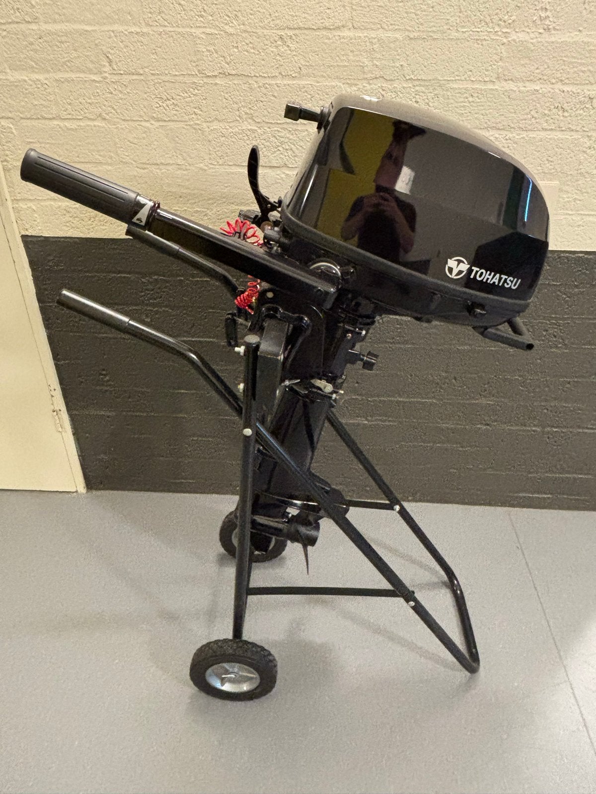 Nagenoeg nieuwe Tohatsu 6 pk buitenboordmotor incl. stand, Ophalen, Zo goed als nieuw, Motor en Techniek