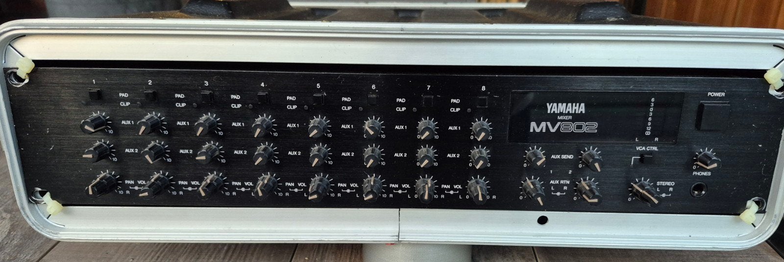 Yamaha MV802 Mengpaneel met Gator Flightcase, Muziek en Instrumenten, Ophalen, Zo goed als nieuw, Minder dan 5 kanalen, Microfooningang