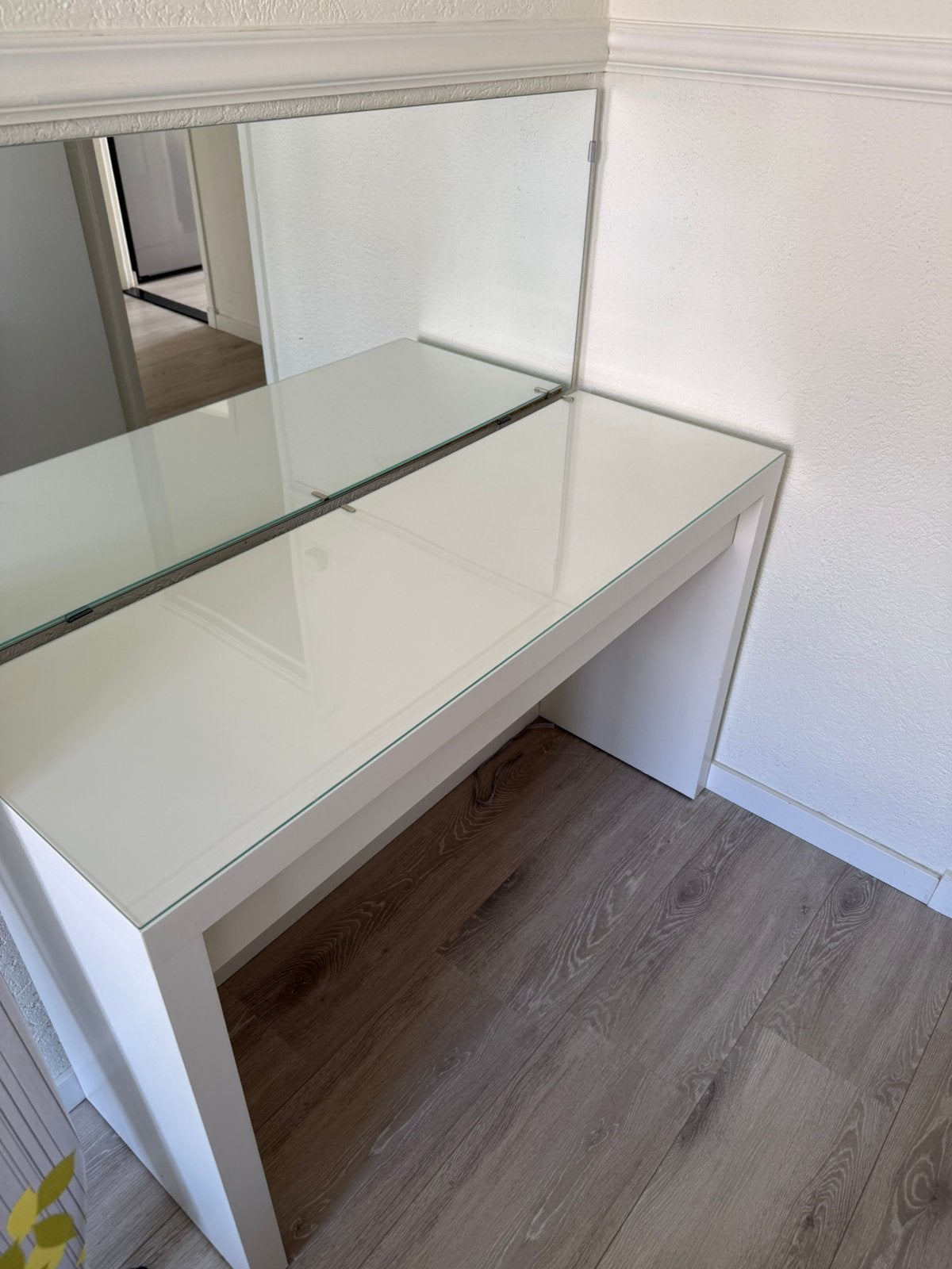 Ikea MALM bureau, Ophalen, Glas, Zo goed als nieuw, 25 tot 50 cm