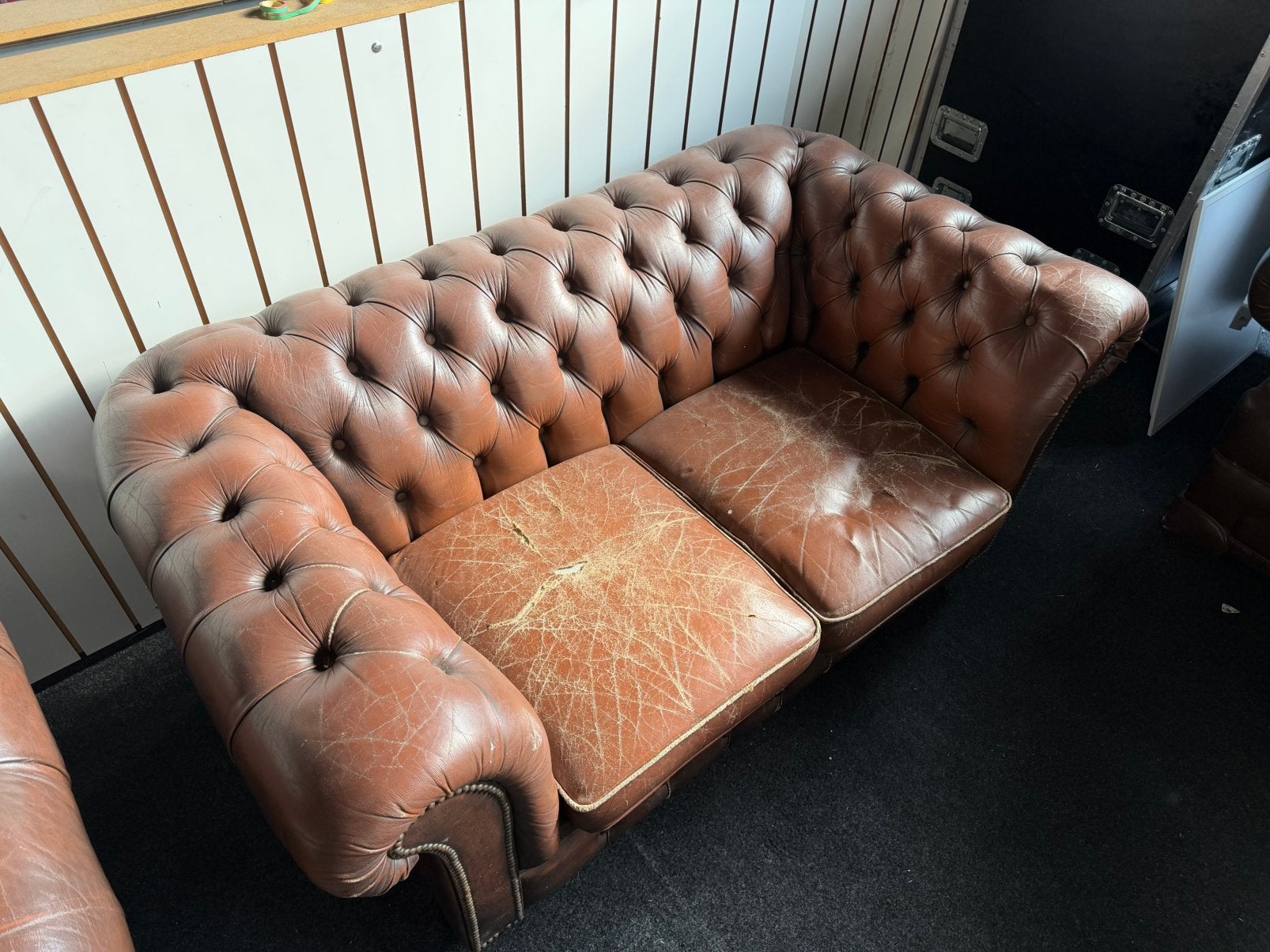 Chesterfield 2 zits bank opknapper, Gebruikt, Bank, 150 tot 200 cm, Tweepersoons