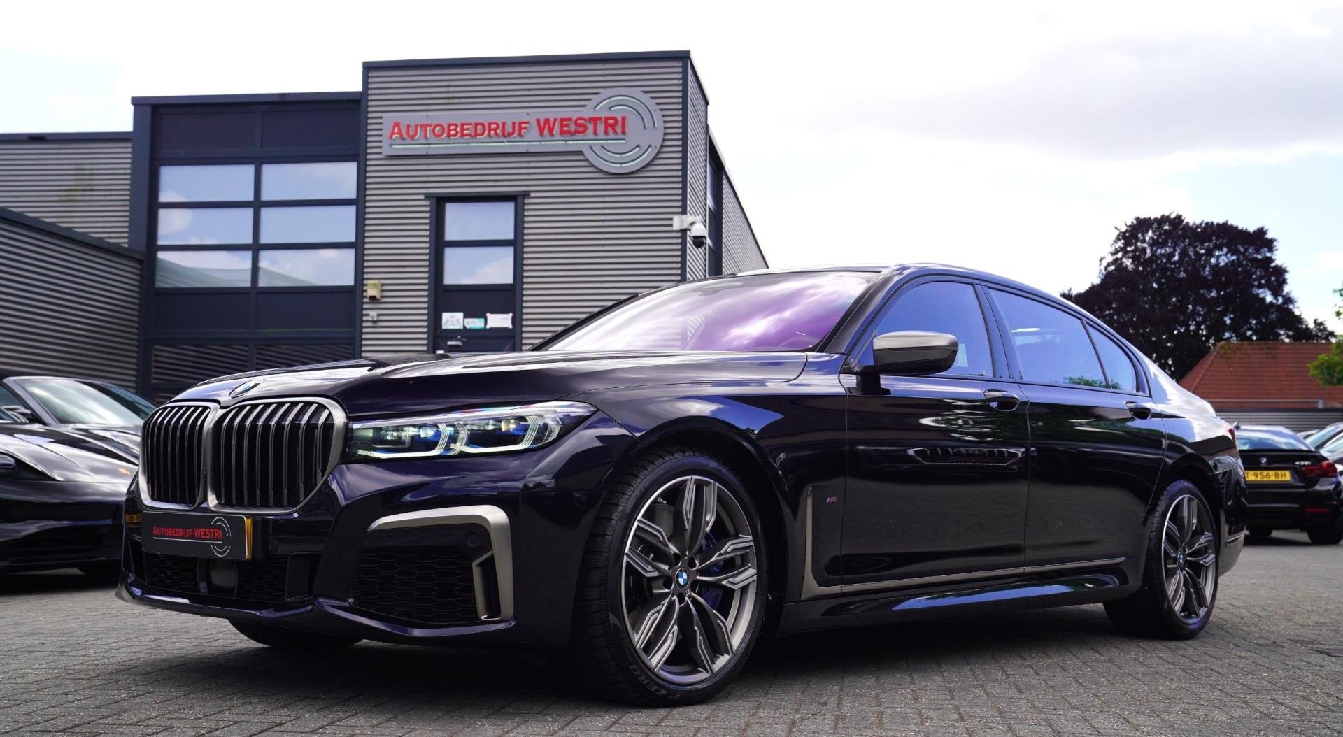 BMW 7-serie M760Li xDrive High Executive | Massage | TV | Ko, Automaat, Gebruikt, 12 cilinders, Zwart