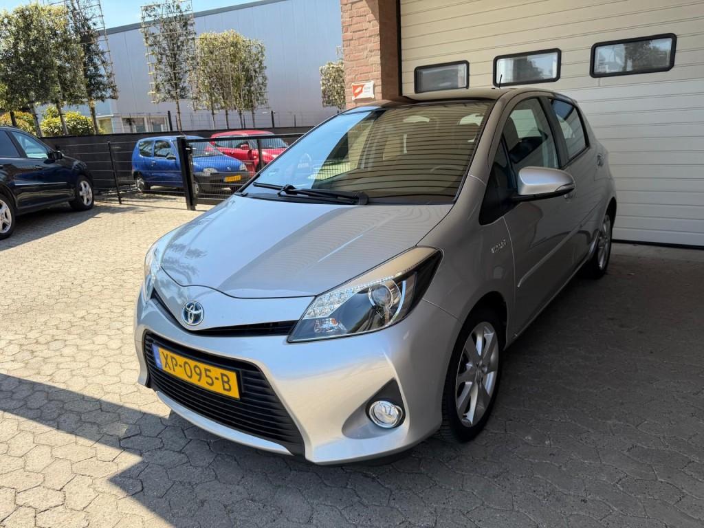 Toyota YARIS 1.5 HYBRID Pano Navi Keyless Lichtmetaal, Auto's, Toyota, Automaat, Euro 5, Gebruikt, 4 cilinders