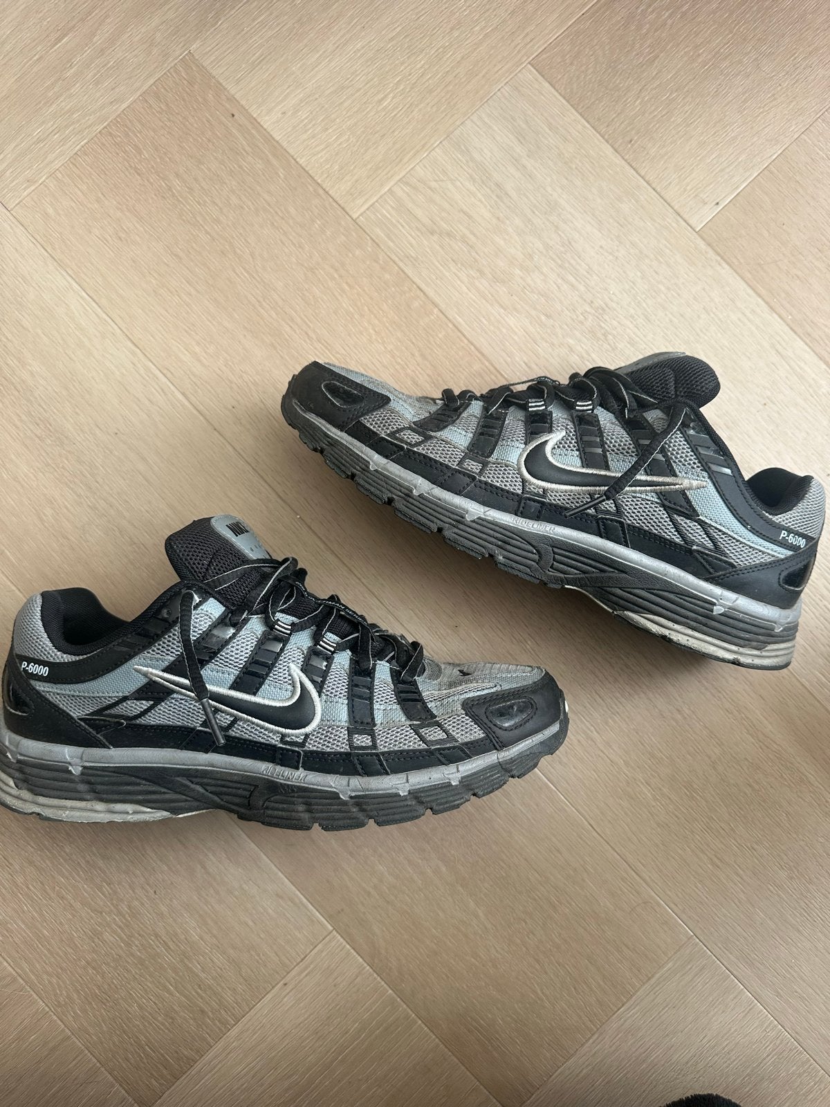Nike P-6000 Zwart & Grijs Sneakers Maat 43, Kleding | Heren, Schoenen, Ophalen, Gedragen, Zwart, Sneakers of Gympen