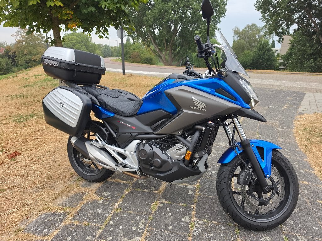 Honda NC750X 2021 non-DCT - Compleet met koffers en extra's, 745 cc, 4 cilinders, Motorrijbewijs A, Gebruikt