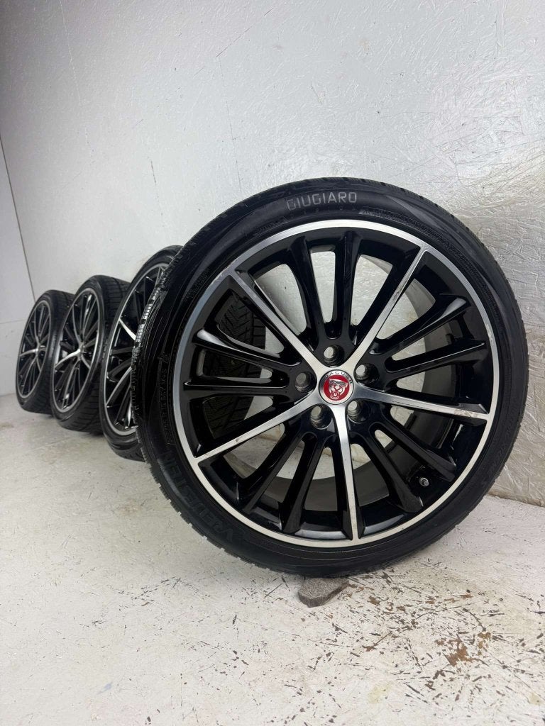 Originele Jaguar XE XF XJ F-Pace velgen 19" 5x108 winterset, Auto-onderdelen, Banden en Velgen, Gebruikt, 255 mm, Banden en Velgen